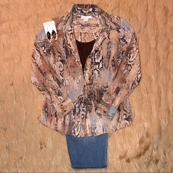 LIZ CLAIBORNE—LONG SLEEVE SHEER SNAKESKIN PRINT TOP—GORGEOUS!! EUC/LIKE NEW!! - Picture 2 of 9